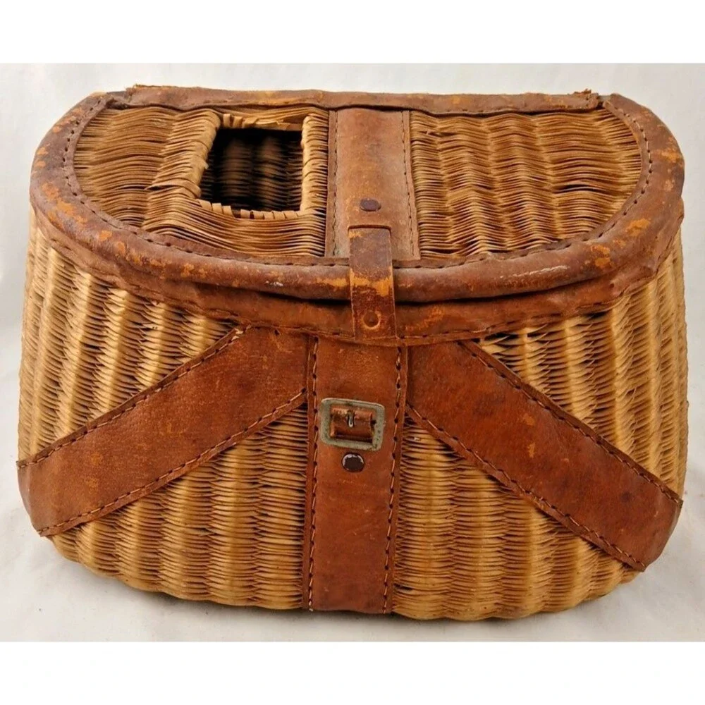 VINTAGE WICKER FISHING CREEL FLY FISH BASKET TROUT CREEL RUSTIC LODGE Hong Kong
